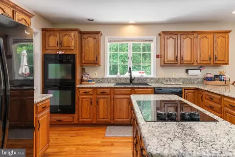 Kitchen - 6420 Meadowlark Dr, Dunkirk, MD 20754 photo 3 of 3