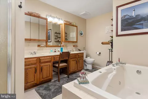 Bath - 6420 Meadowlark Dr, Dunkirk, MD 20754 photo 1 of 3