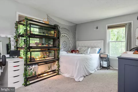 Bedroom - 6420 Meadowlark Dr, Dunkirk, MD 20754 photo 6 of 10