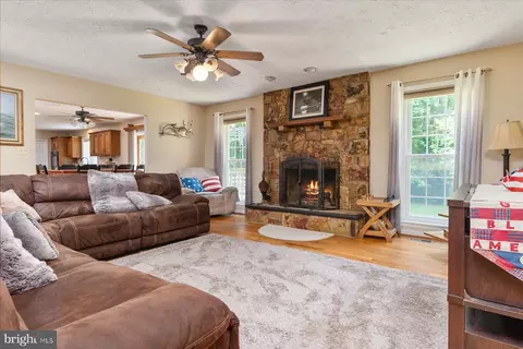 Living - 6420 Meadowlark Dr, Dunkirk, MD 20754 photo 1 of 1