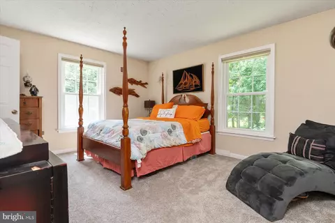 Bedroom - 6420 Meadowlark Dr, Dunkirk, MD 20754 photo 8 of 10