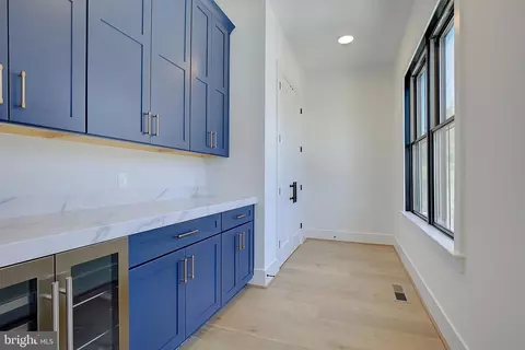 Entry Way - 48 E Lake Dr # A, Annapolis, MD 21403 photo 1 of 4