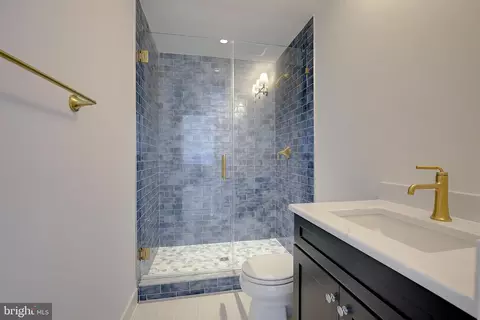 Bath - 48 E Lake Dr # A, Annapolis, MD 21403 photo 1 of 1