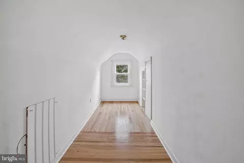 Entry Way - 4 Hampton Rd, Linthicum Heights, MD 21090 photo 5 of 8