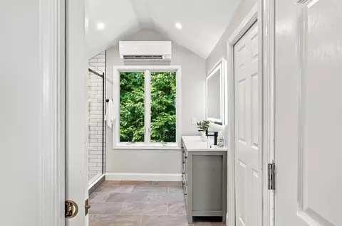 Bath - 2908 Main St, Edgewater, MD 21037 photo 1 of 5