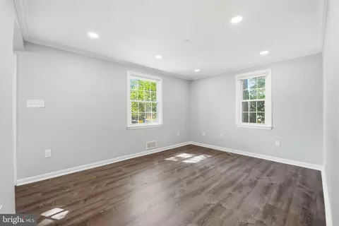 Living - 176 Carroll Rd, Pasadena, MD 21122 photo 3 of 6