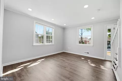 Living - 176 Carroll Rd, Pasadena, MD 21122 photo 4 of 6