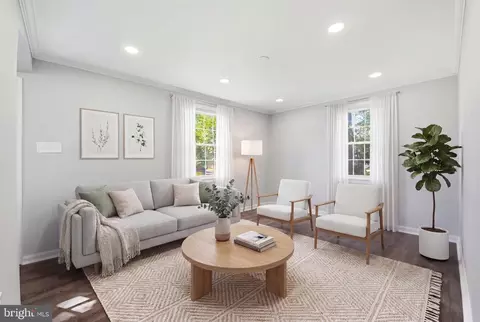 Living - 176 Carroll Rd, Pasadena, MD 21122 photo 2 of 6