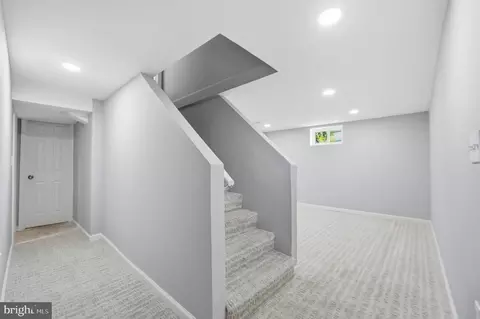 Entry Way - 176 Carroll Rd, Pasadena, MD 21122 photo 4 of 5