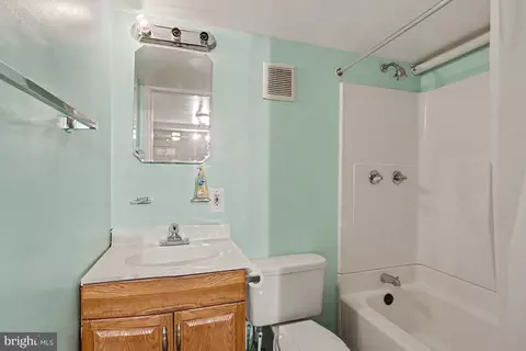 Bath - 7685 Midway Ave, Pasadena, MD 21122 photo 2 of 3