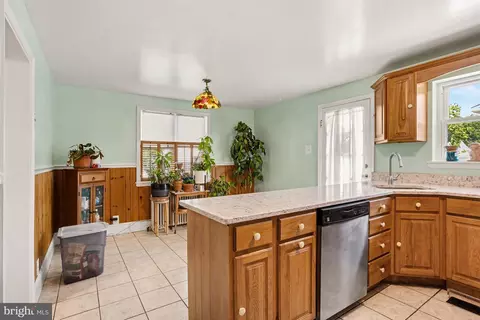 Kitchen - 7685 Midway Ave, Pasadena, MD 21122 photo 5 of 5