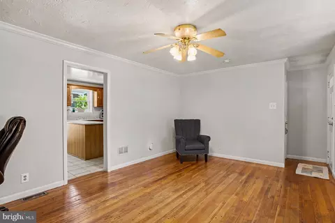 Living - 7685 Midway Ave, Pasadena, MD 21122 photo 4 of 4