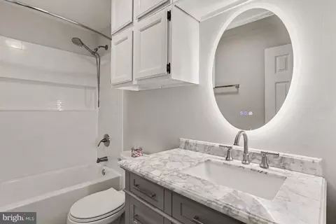 Bath - 7685 Midway Ave, Pasadena, MD 21122 photo 1 of 3