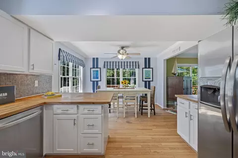 Kitchen - 233 Circle Rd, Pasadena, MD 21122 photo 4 of 4