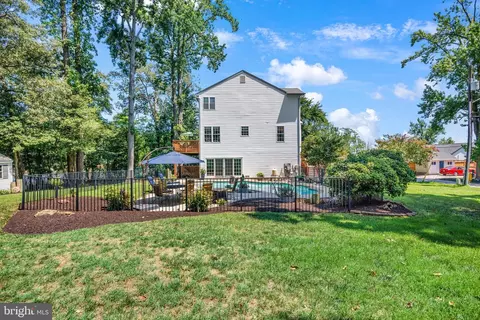 Exterior - 233 Circle Rd, Pasadena, MD 21122 photo 14 of 16
