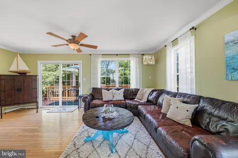Living - 233 Circle Rd, Pasadena, MD 21122 photo 1 of 1