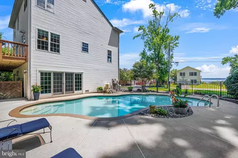 Exterior - 233 Circle Rd, Pasadena, MD 21122 photo 7 of 16