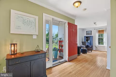 Entry Way - 233 Circle Rd, Pasadena, MD 21122 photo 1 of 2