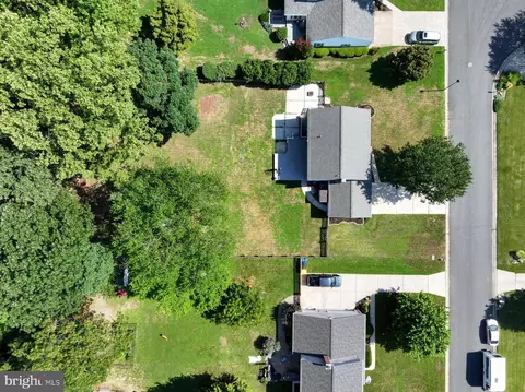 View/Area - 8327 Sail Ct, Pasadena, MD 21122 photo 1 of 9