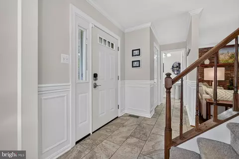 Entry Way - 8327 Sail Ct, Pasadena, MD 21122 photo 1 of 8