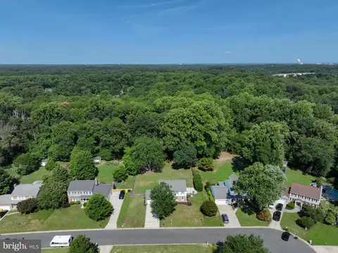 View/Area - 8327 Sail Ct, Pasadena, MD 21122 photo 3 of 9