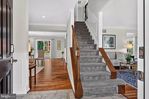 Entry Way - 8327 Sail Ct, Pasadena, MD 21122 photo 2 of 8