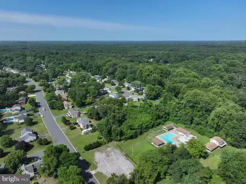View/Area - 8327 Sail Ct, Pasadena, MD 21122 photo 6 of 9