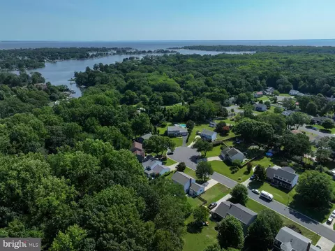 View/Area - 8327 Sail Ct, Pasadena, MD 21122 photo 7 of 9