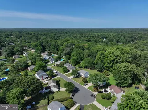 View/Area - 8327 Sail Ct, Pasadena, MD 21122 photo 4 of 9