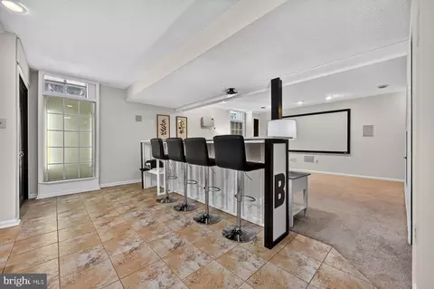 Entry Way - 8327 Sail Ct, Pasadena, MD 21122 photo 6 of 8