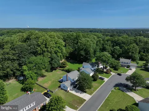 View/Area - 8327 Sail Ct, Pasadena, MD 21122 photo 2 of 9