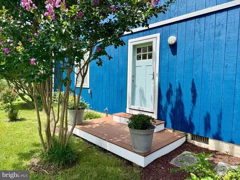 Exterior - 5934 Sneed Dr, Deale, MD 20751 photo 3 of 7