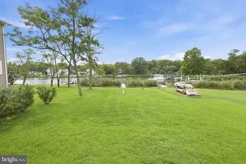 Exterior - 5934 Sneed Dr, Deale, MD 20751 photo 5 of 7