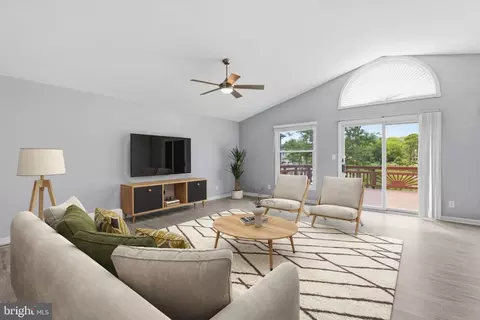 Living - 5934 Sneed Dr, Deale, MD 20751 photo 4 of 14