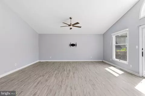 Living - 5934 Sneed Dr, Deale, MD 20751 photo 11 of 14
