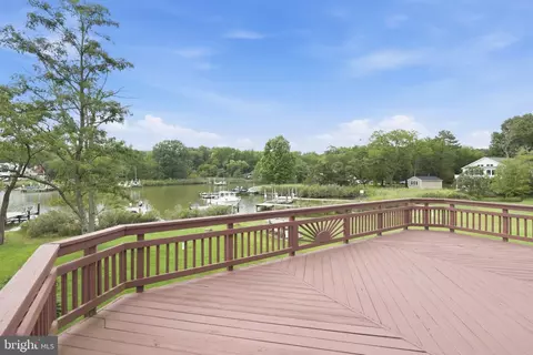 Exterior - 5934 Sneed Dr, Deale, MD 20751 photo 4 of 7