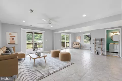 Living - 5934 Sneed Dr, Deale, MD 20751 photo 5 of 14