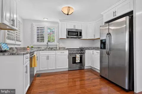 Kitchen - 13 Cherry Rd, Riva, MD 21140 photo 2 of 2