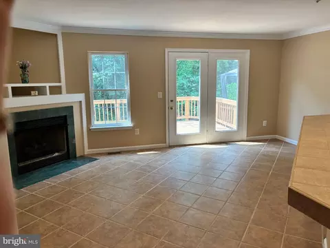 Living - 1410 Peregrine Path, Arnold, MD 21012 photo 4 of 7