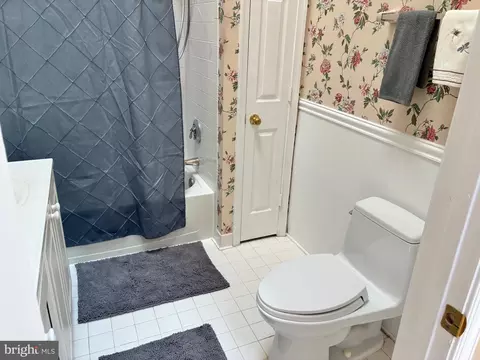 Bath - 1410 Peregrine Path, Arnold, MD 21012 photo 5 of 9