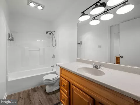Bath - 369 Volley Ct, Arnold, MD 21012 photo 1 of 2