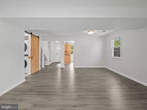 Living - 369 Volley Ct, Arnold, MD 21012 photo 3 of 4