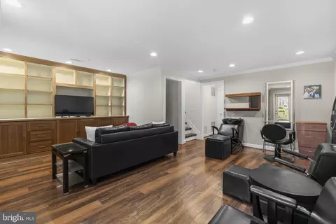 Living - 2023 Compton Ct, Annapolis, MD 21401 photo 3 of 3