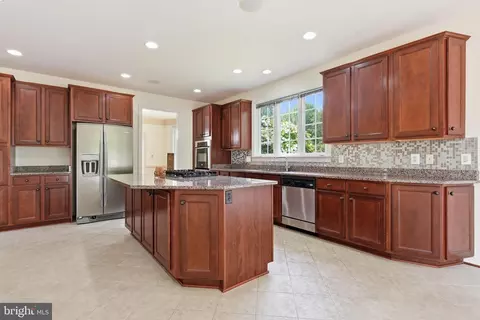 Kitchen - 903 Scupper Ct, Annapolis, MD 21401 photo 1 of 2