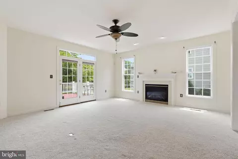 Living - 903 Scupper Ct, Annapolis, MD 21401 photo 7 of 9