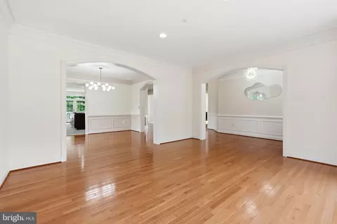 Living - 903 Scupper Ct, Annapolis, MD 21401 photo 3 of 9