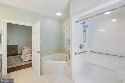 Bath - 144 Chickadee Dr, Dunkirk, MD 20754 photo 2 of 7