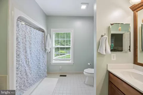 Bath - 144 Chickadee Dr, Dunkirk, MD 20754 photo 1 of 7