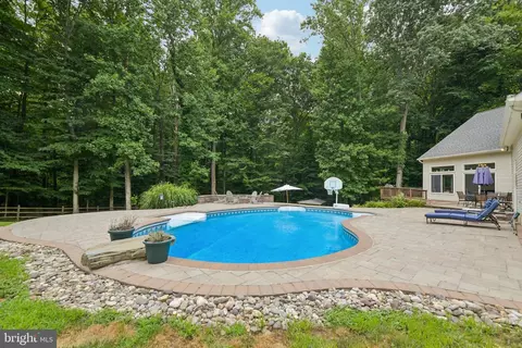 Exterior - 144 Chickadee Dr, Dunkirk, MD 20754 photo 3 of 31