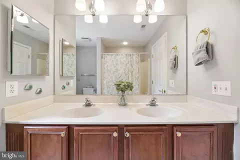 Bath - 144 Chickadee Dr, Dunkirk, MD 20754 photo 5 of 7